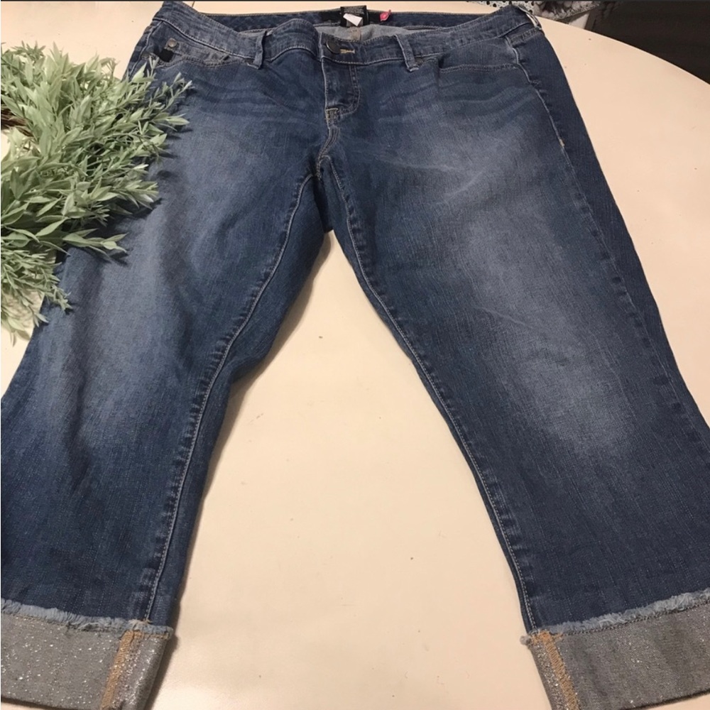 Torrid Vintage Rare Bling Rolled Hem Capri Jeans